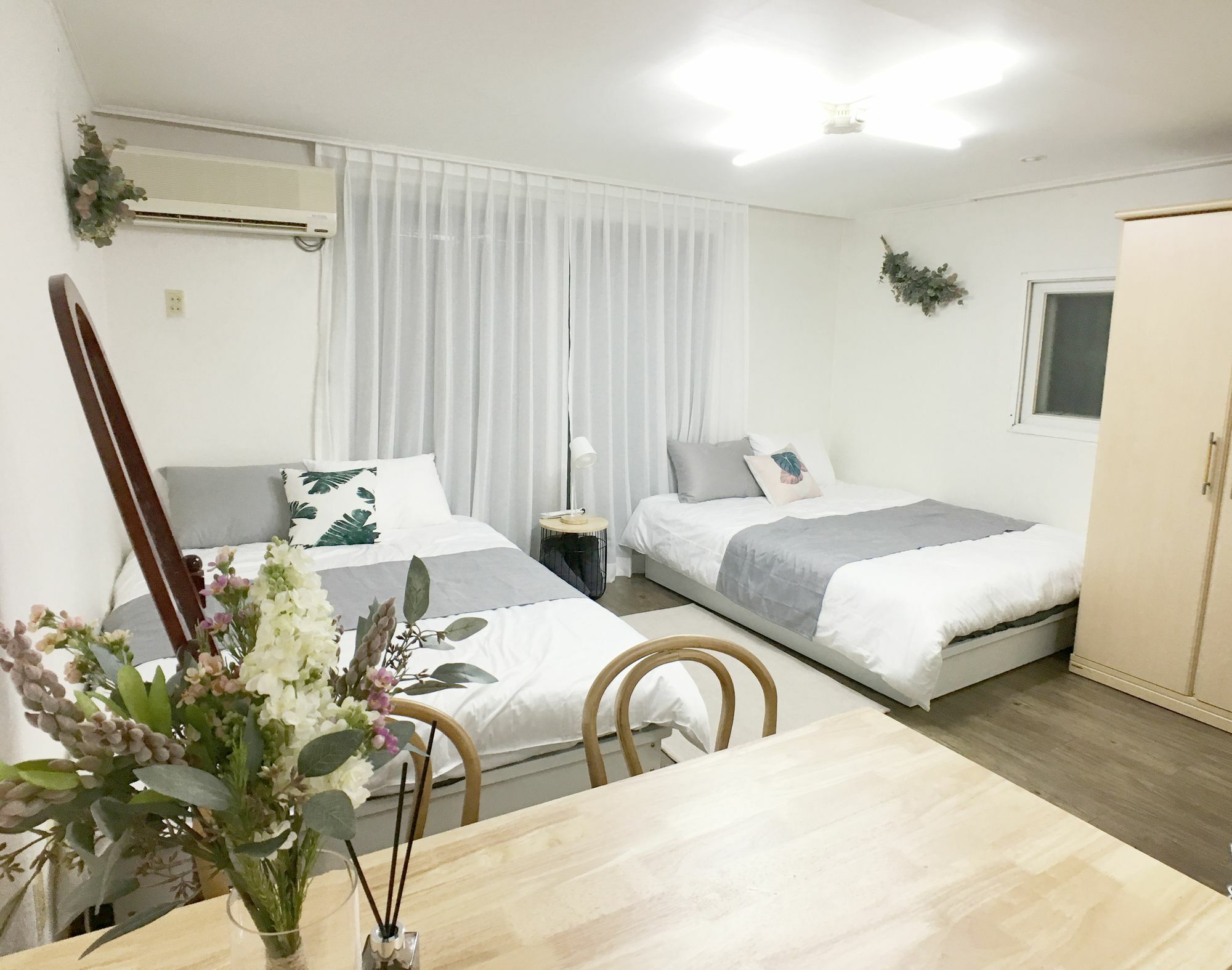 דירות סיאול Sunny House Hongik Snt 1Mins מראה חיצוני תמונה