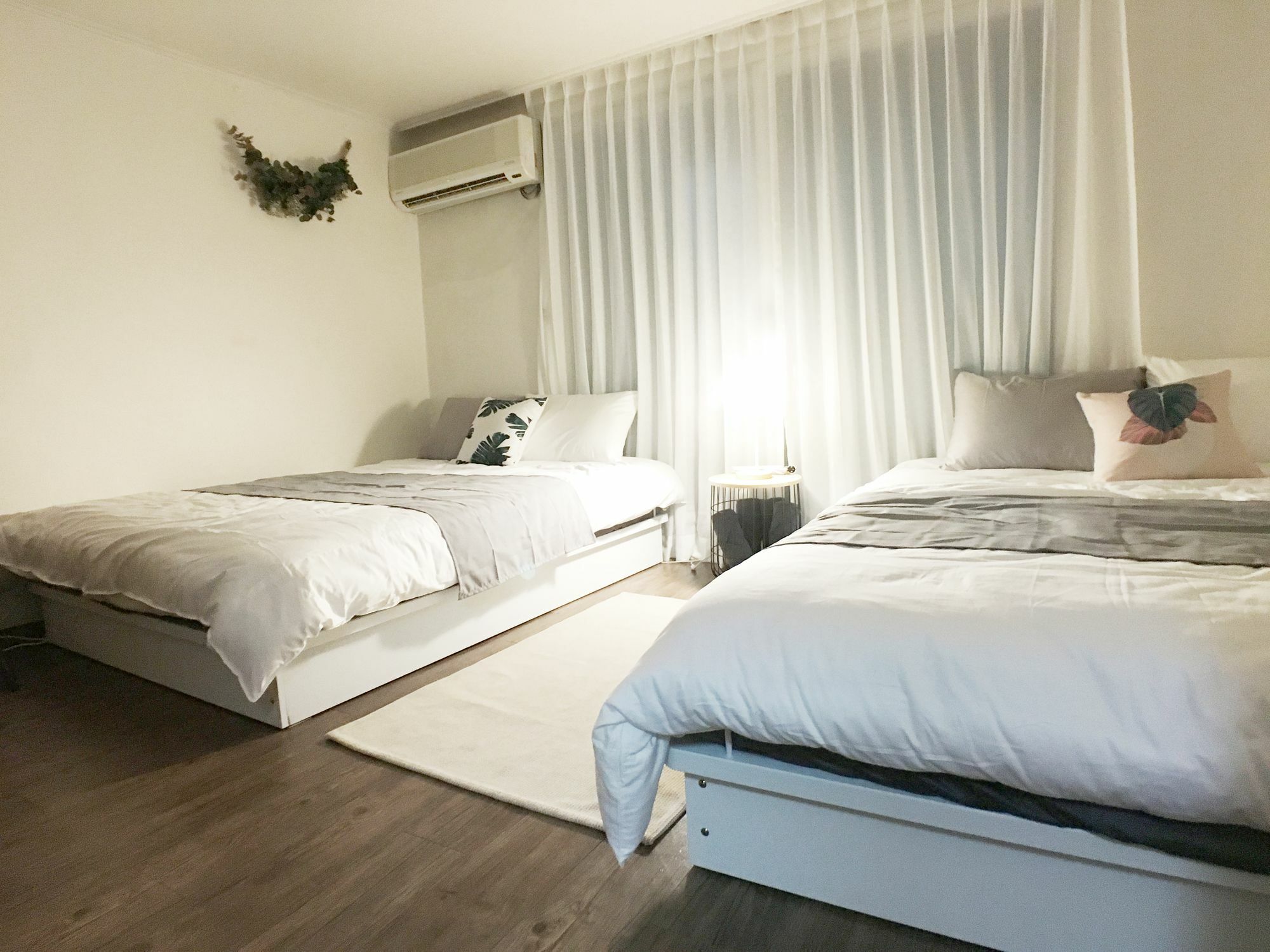 דירות סיאול Sunny House Hongik Snt 1Mins מראה חיצוני תמונה