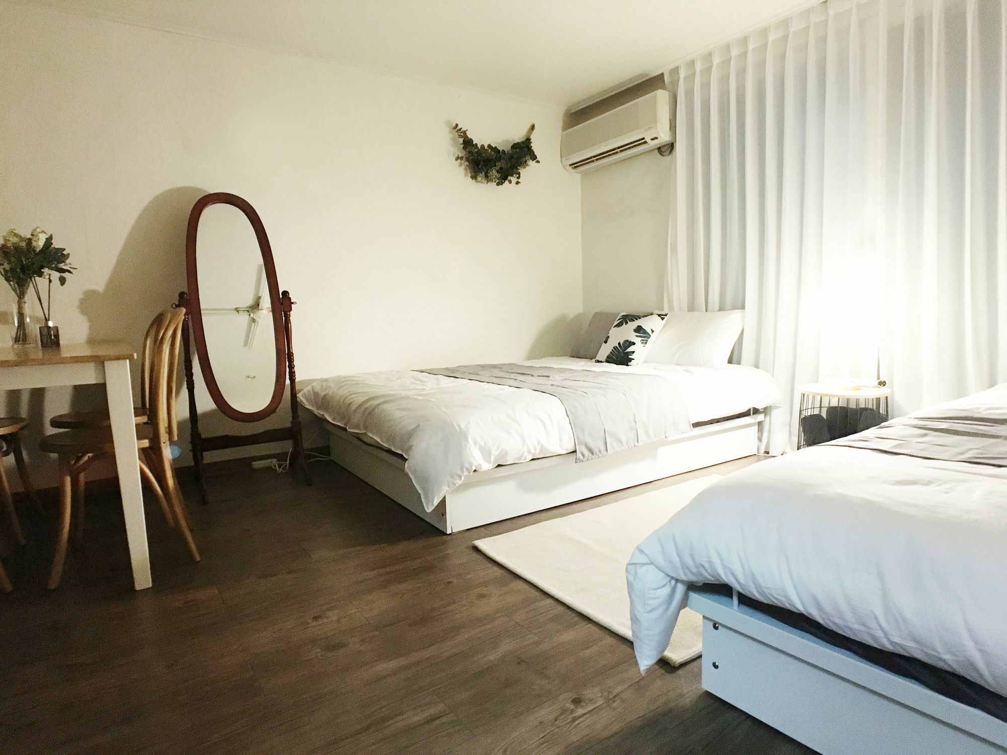 דירות סיאול Sunny House Hongik Snt 1Mins מראה חיצוני תמונה